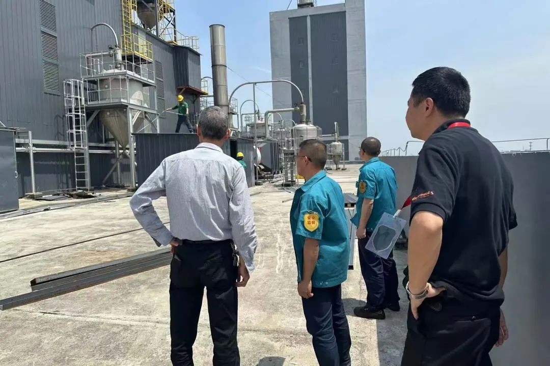 Changshu poliéster realiza inspeções de segurança antes do feriado do dia de maio